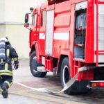 pompier en intervention lors d'un incendie